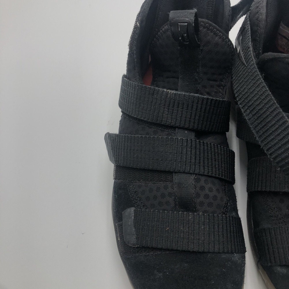Nike LeBron Soldier Black Gum Youth‎ Size 5y Basketball Shoes Sneakers EXCELLENT - Picture 3 of 16